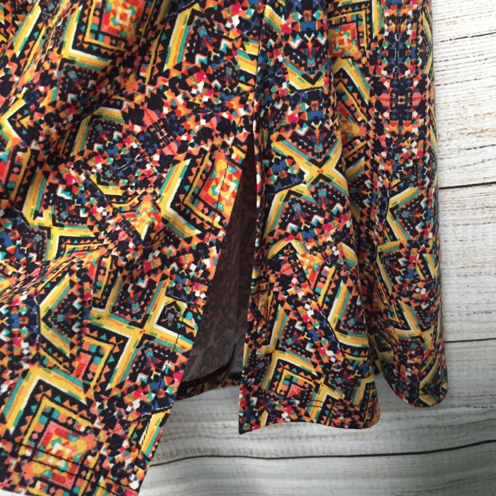 LuLaRoe XS Casual Comfy Fall Graphic Tee - Picture 3 of 6